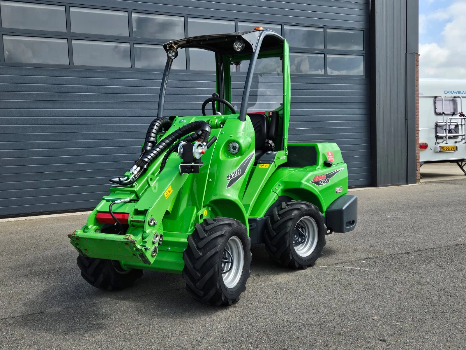 Avant 2024 - 528 TDL+ mini-shovel afbeelding 7