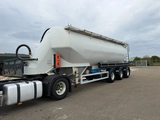 Feldbinder EUT 46 3 2006 - Feldbinder EUT EUT 46 3 | Alu. Zement Silo - Powder Bulk tank Onderlosser 1 Comp.| 46 m3 | 3 Axle | 2006 te koop