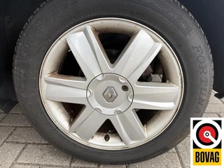 Renault Mégane 2005 - 1.6-16V Privilège Luxe APK tot 07-2027 obrazek 19