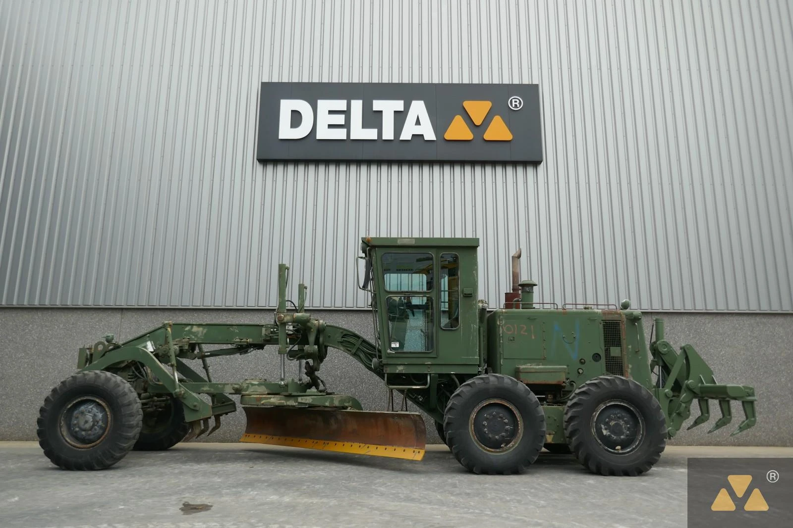 Caterpillar 2009 - 130G Ex-army image 1