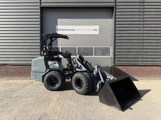 Giant G2500 X-TRA HD minishovel NIEUW '' dikke shovel '' €699 LEASE 2026 te koop