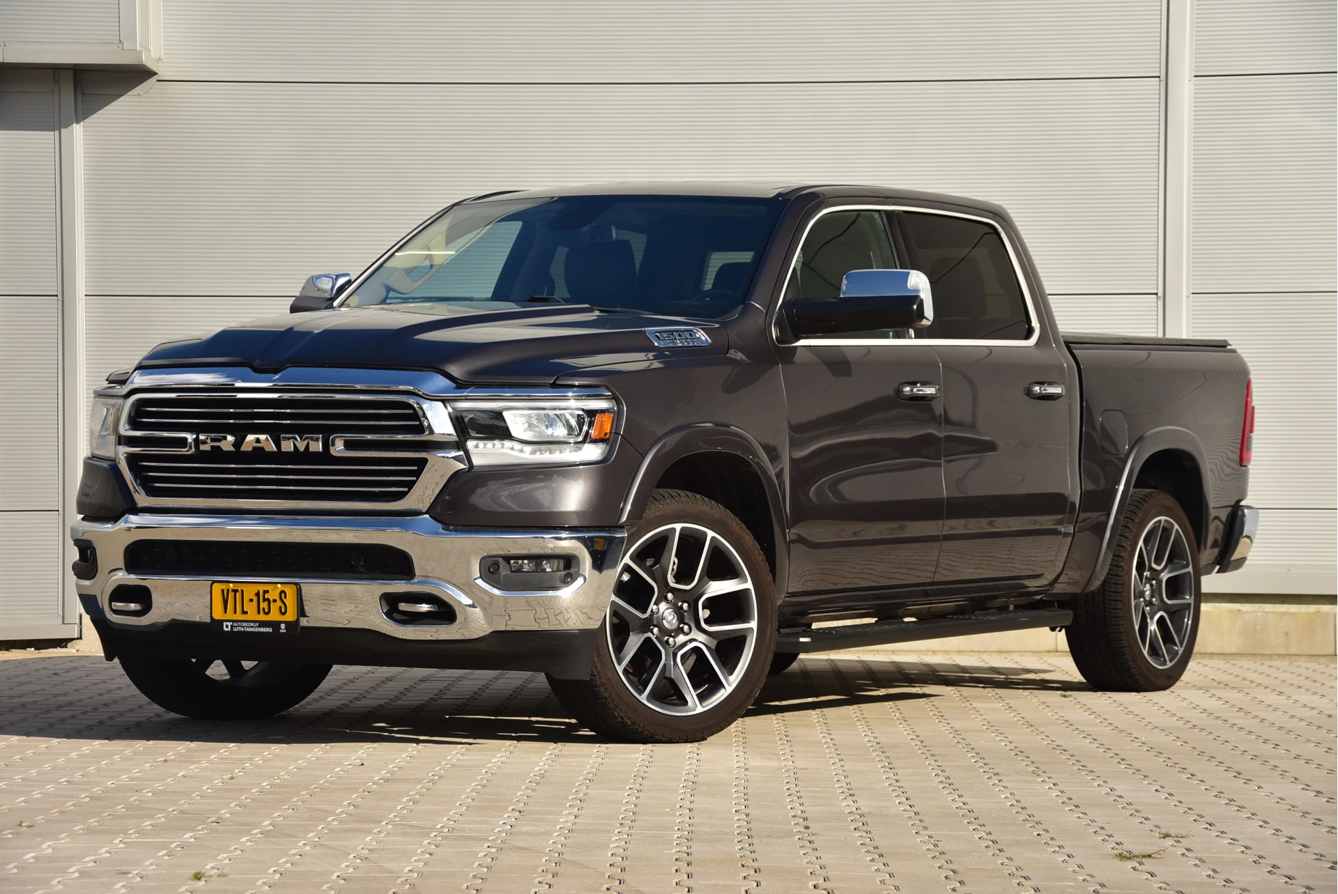 Dodge Ram 1500 2020 - 5.7 Hemi Crew Cab Laramie afbeelding 1