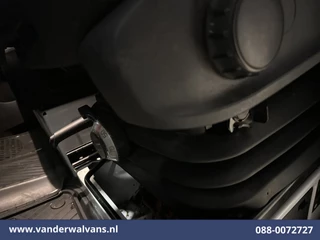 Mercedes-Benz Sprinter 2021 - 317 CDI 170pk L3H2 Euro6 Airco | Camera | Apple Carplay | Cruisecontrol | Chauffeursstoel image 7