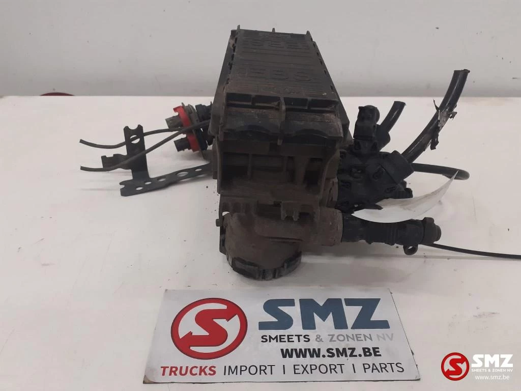 MAN 2014 - Occ EBS achterasmodulator Volvo imagem 3