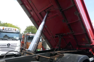 MAN TGS 2015 - 26.480 | 6X6 | 2 Side Tipper + Hydraulic dust cover | PALFINGER Q170Z84TI + Easy fold | 671711Km | 2015 | Smart Tacho 2 | Full Steel | Drum brakes | Trailer coupling | TUV/MOT/APK 02-2027 | NL-Truck obrazek 10
