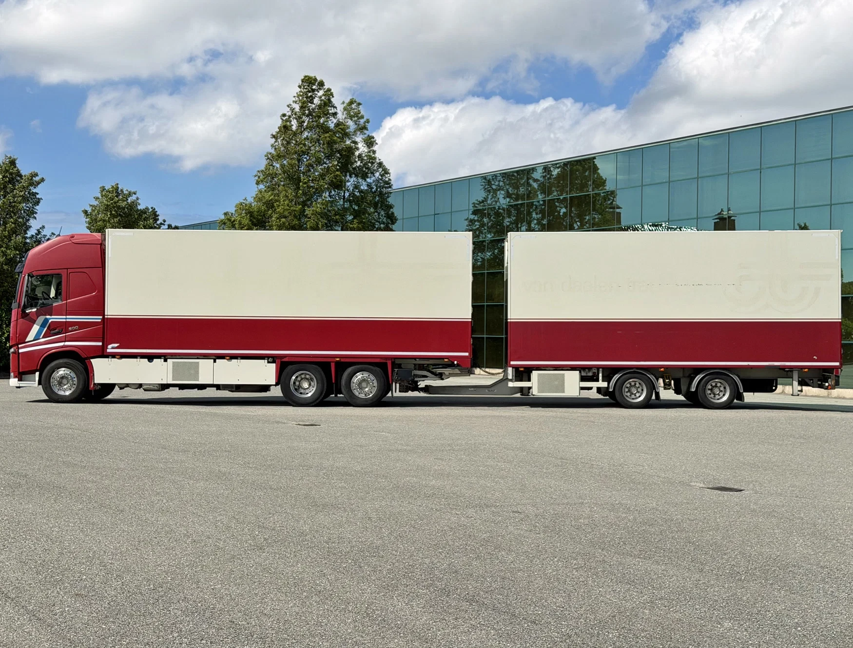 Volvo FH 2019 - 13.500 I-PARK COOL TRS COOLING ISOLATED BOX TAIL LIFT BURG TRAILER TOP CONDITION NL-COMBI obrázek 2