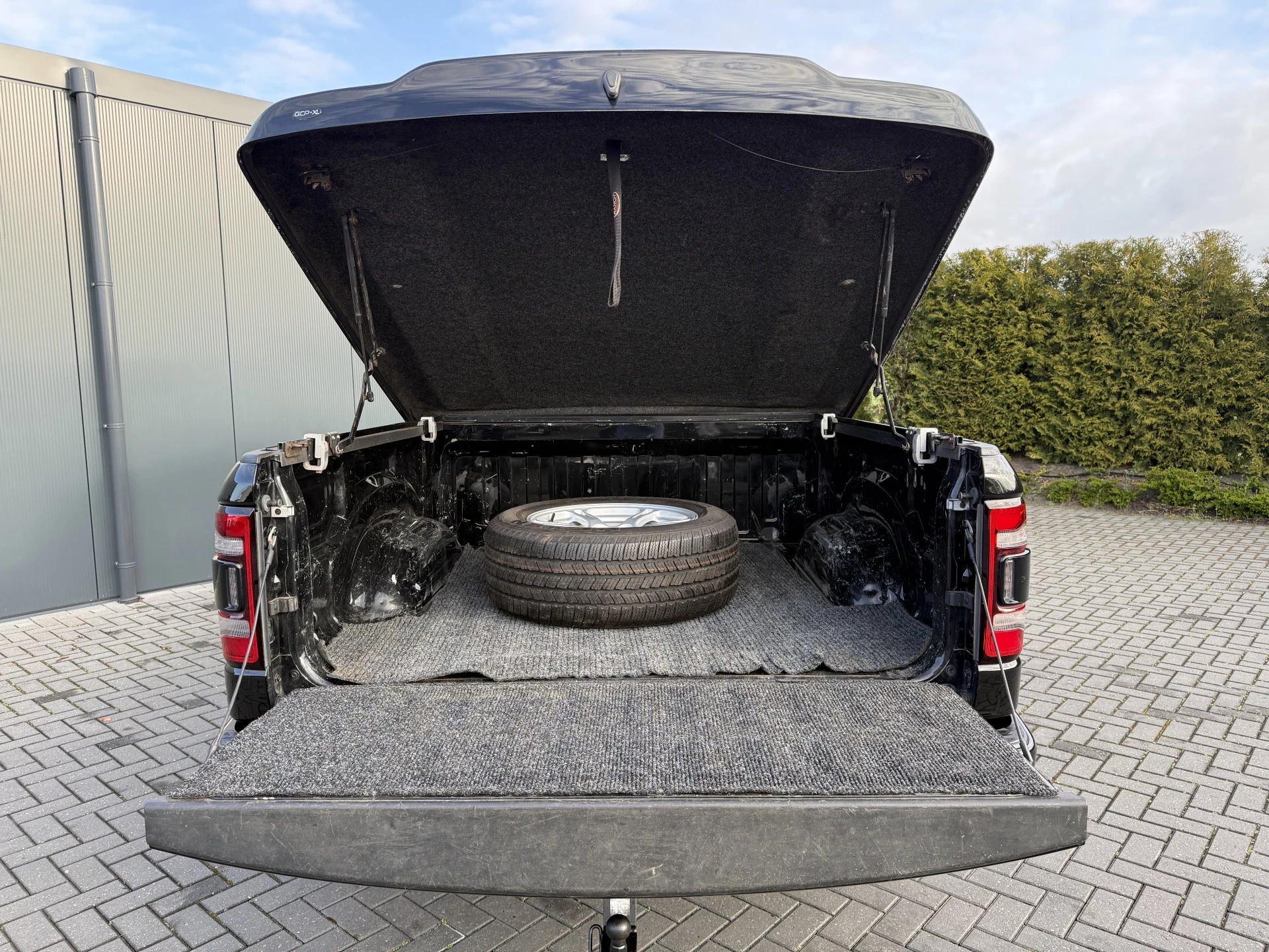 Dodge Ram 1500 2018 - 5.7 V8 4x4 BIG HORN / CREW CAB / LPG-G3 / NL AUTO / PANO / CAMERA / 3.5T TREKHAAK / GORILLA EXHAUST zdjęcie 7