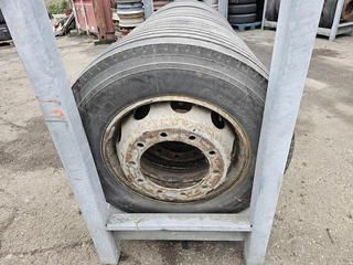 Several 275/70 R 22.5 2000 - N/A bild 6