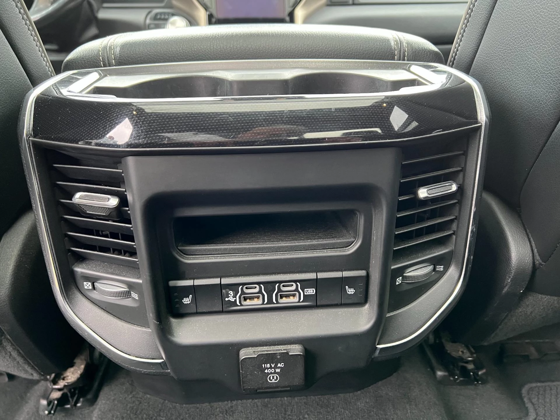 Dodge Ram 1500 2020 - 5.7 V8 4x4 Crew Cab Laramie Sport package Bild 23