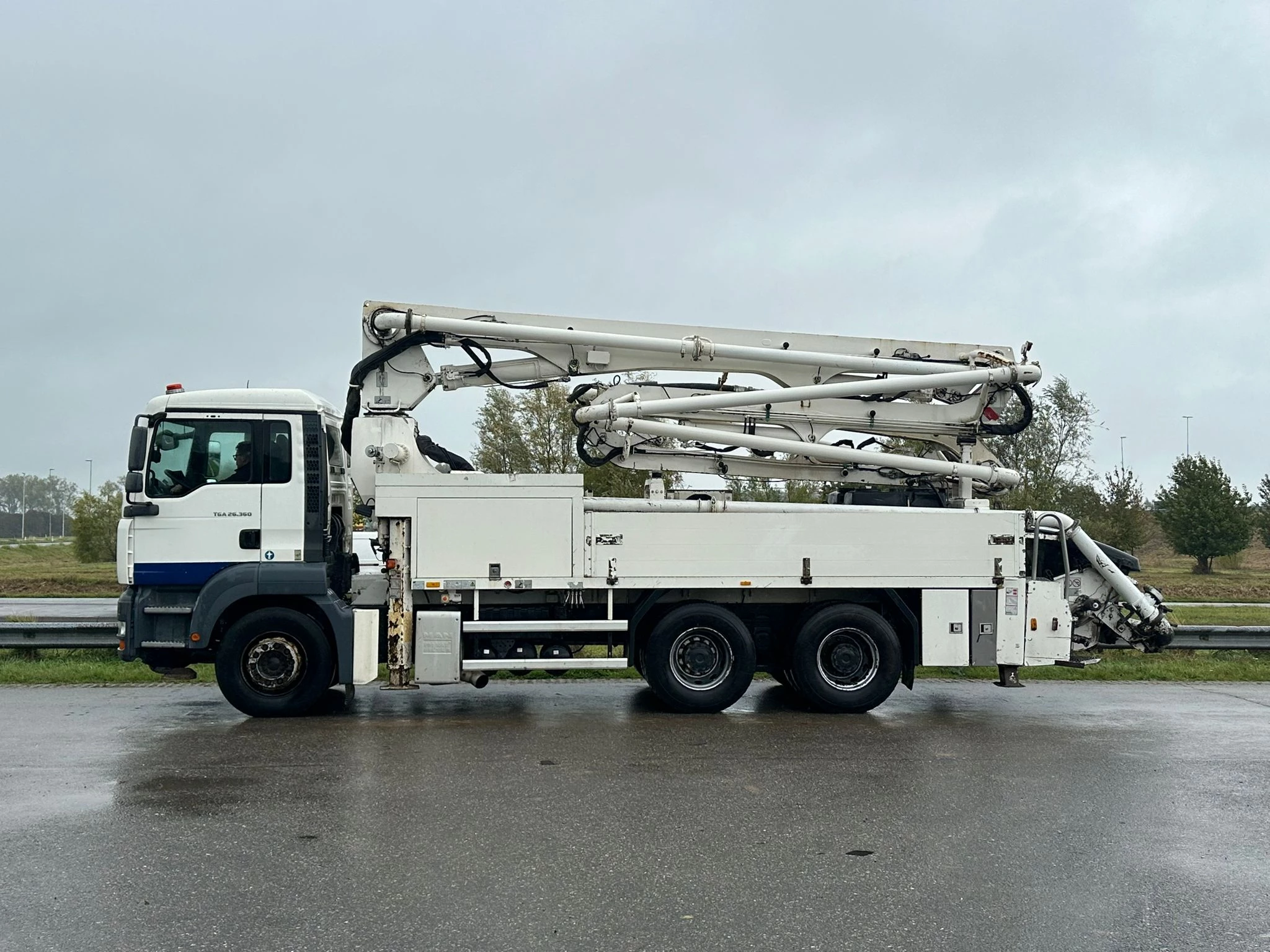 MAN TGA 2008 - 26.360 6x4 with Putzmeister BSF24-4.16 24m Concrete Pump afbeelding 2