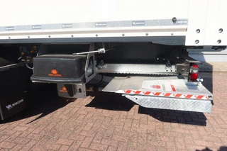 Wielton N/A 2025 - 3 Asser. Gesloten met Dhollandia klep 2500 kg Lift as. Price 44.950,-- euro netto. image 9