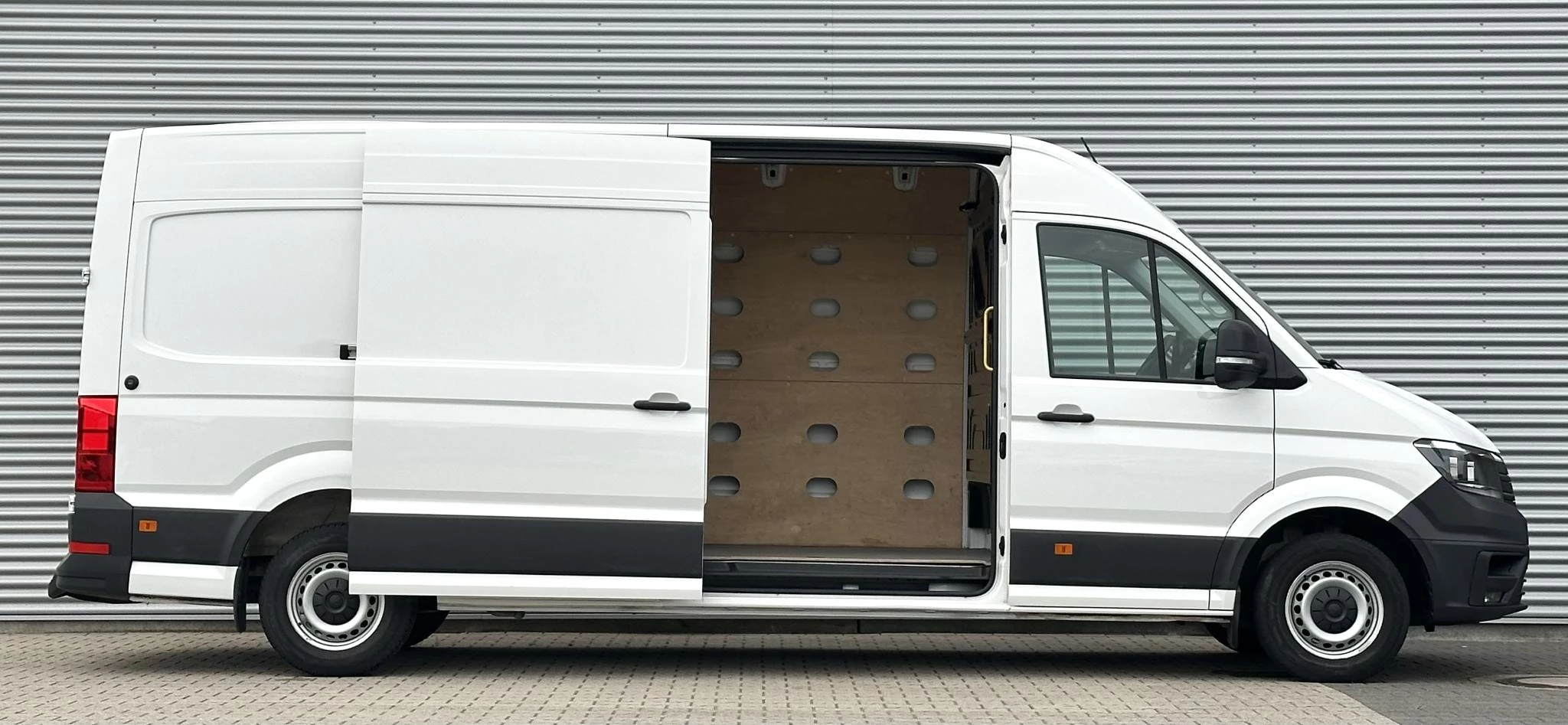 Volkswagen Crafter 2023 - 35 2.0 TDI L4H2 Automaat 140 PK obrázek 3