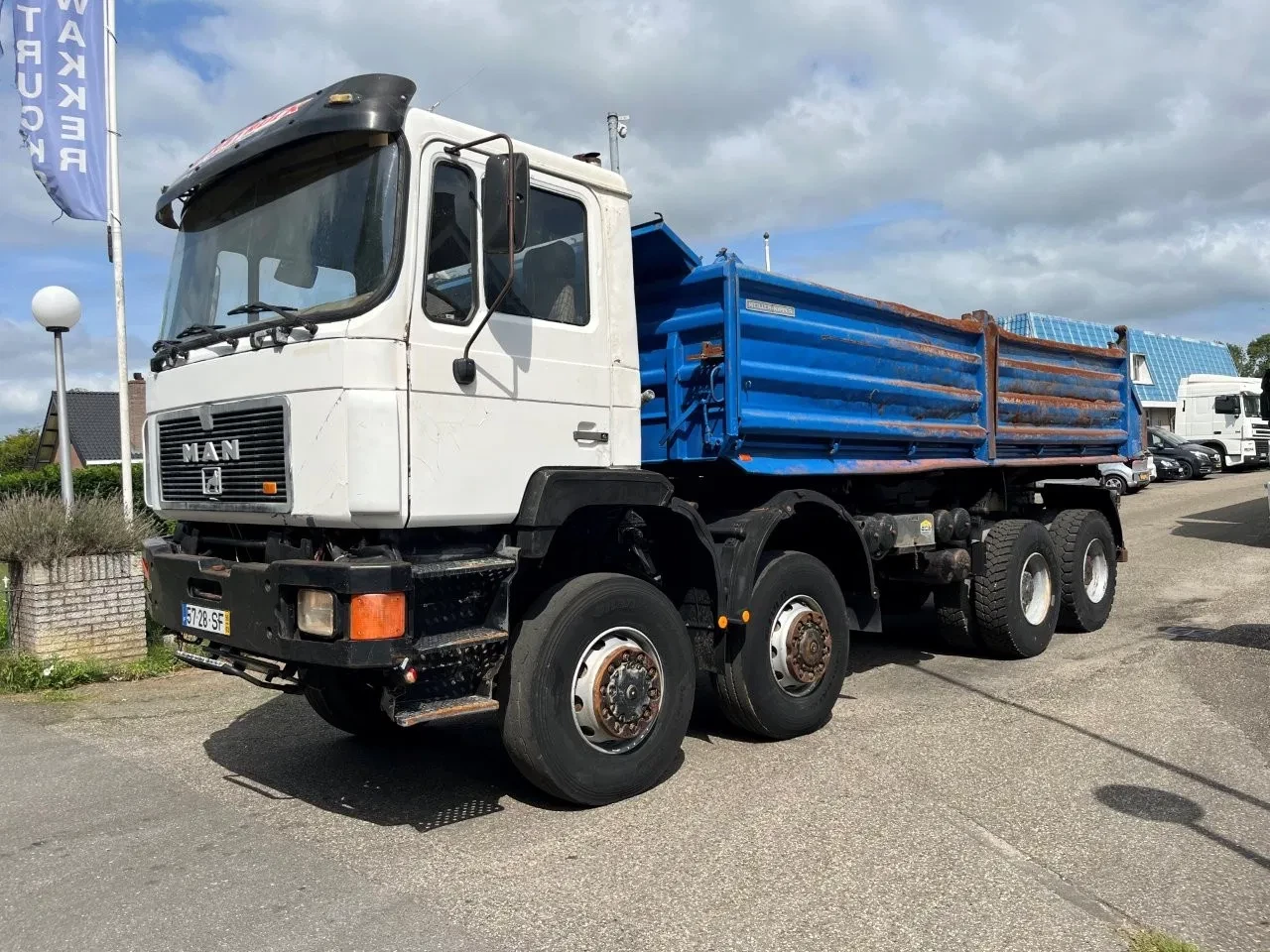 MAN 35.372 1990 - 35 302 8X6 KIPPER MANUAL ZF GEARBOX FULL STEEL SPRING afbeelding 1