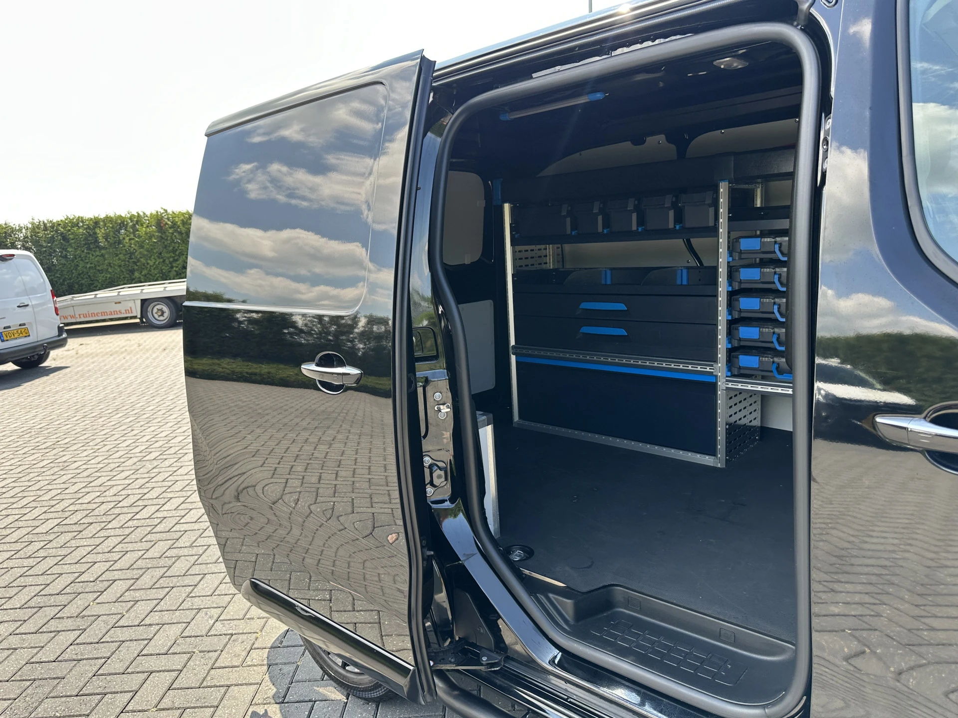 Peugeot Expert 2021 - 1.5 BlueHDI 120 PK URBAN / L1H1 / 1e EIG. / SORTIMO / CAMERA / BLIND SPOT / TREKHAAK / ECC / CRUISE / 17 INCH LM afbeelding 10