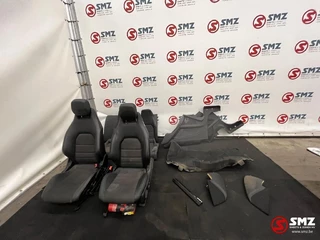 Mercedes-Benz N/A - Occ set interieur met zetels W204FL Mercedes image 1