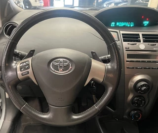 Toyota Yaris 2009 - 1.3 VVTi Aspiration 2e Eigenaar - NAP - Automaat image 15