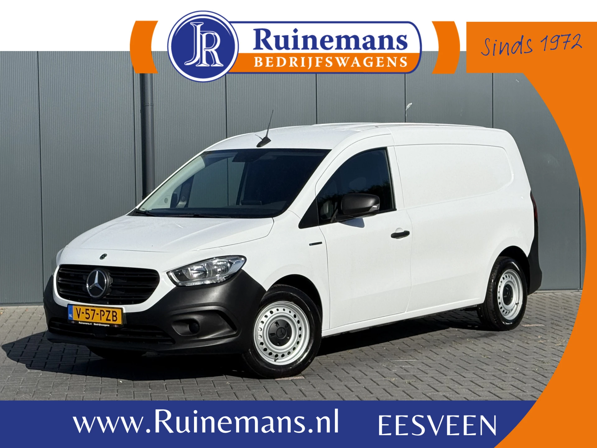 Mercedes-Benz eCitan 2023 - 112 Pro 51 kWh / L2H1 / TREKHAAK / 3-ZITS / **3.698 KM!!** / CAMERA / CRUISE / ECC / CARPLAY afbeelding 1