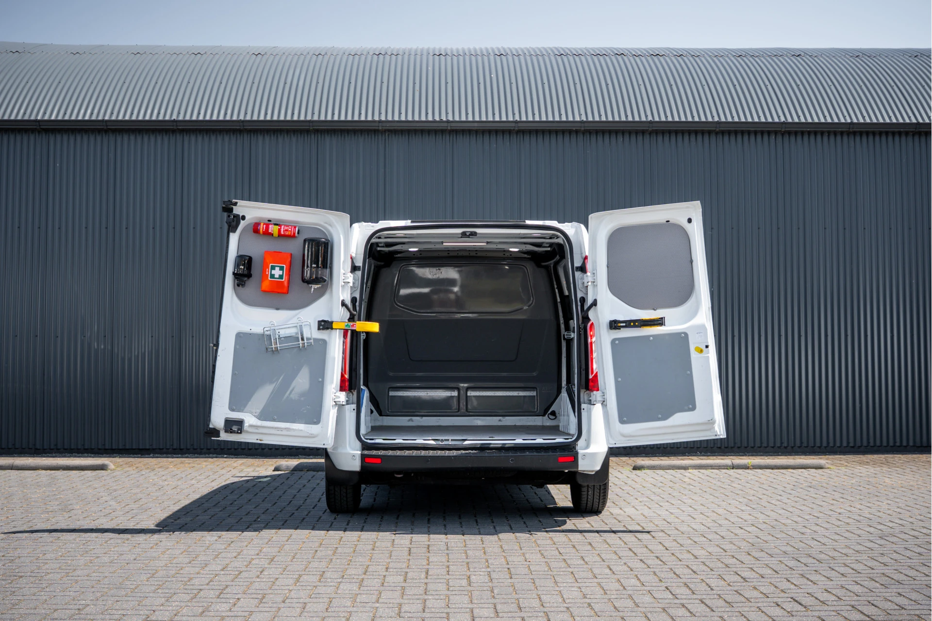 Ford Transit Custom 2020 - 2.0 EcoBlue L1H1 | 3-Zits | Automaat | LED | 1e Eigenaar | Cruise | Camera | PDC | Airco afbeelding 9