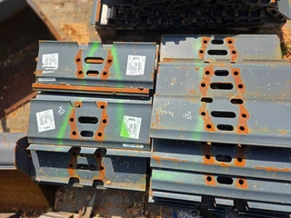 Hyundai - Track Pads - Robex 220 - 600mm. na prodej