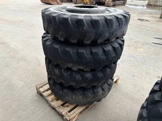 Mitas N/A - 1000 x 20 Set / 10.00 x 20: 4x2 Tyres / 1000-20 image 10