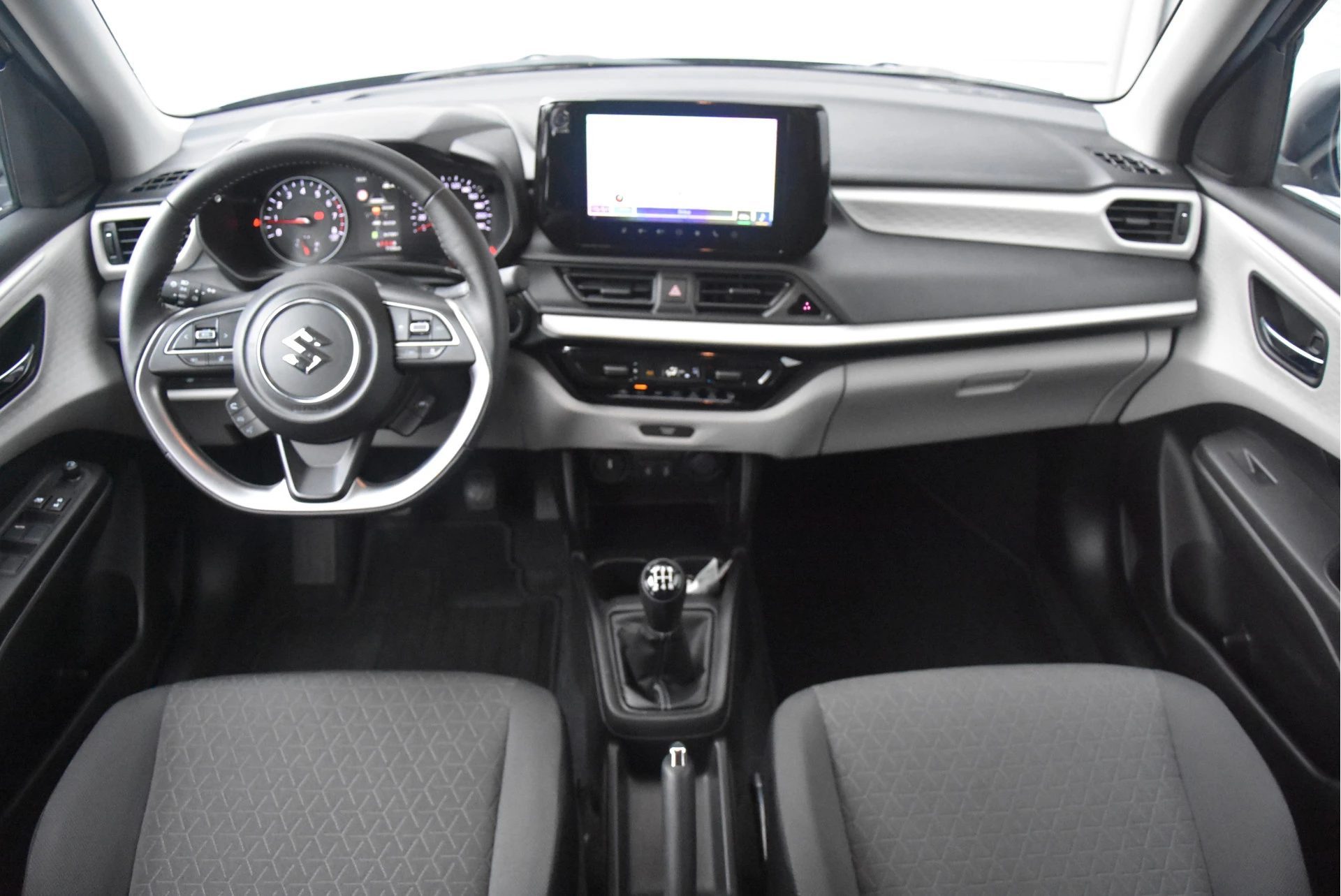 Suzuki Swift 2024 - 1.2 Select Smart Hybrid obrázek 3