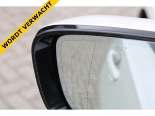 BMW 3 Series 2022 - Touring 330e High Executive M-SPORT SHADOW PANORAMADAK MEMORY 360-CAMERA KEY-LESS CARPLAY TREKHAAK image 8