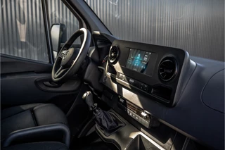 Mercedes-Benz Sprinter 2021 - 316 CDI | 163 PK | Bakwagen met laadklep | NL auto | Camera | Cruise | Mbux | Climatronic afbeelding 2