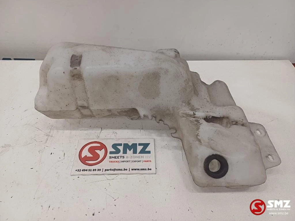 Renault 2017 - Occ ruitensproeierreservoir Renault T 82303046 Bild 1