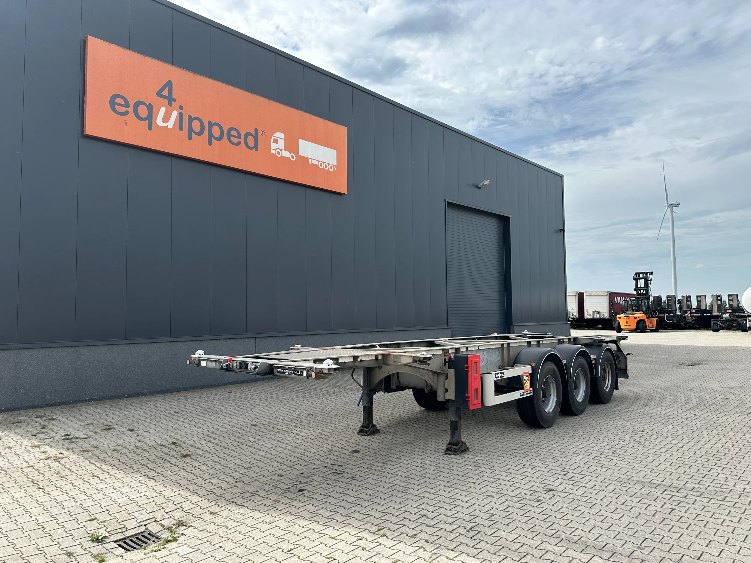 Van Hool 2016 - 20FT/30FT ADR CHASSIS / galvanized / BPW DRUM / ADR / NL-chassis image 1