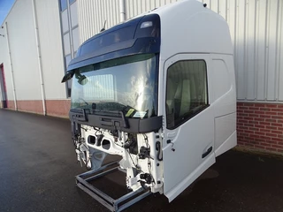 Volvo FH 2018 - FH-4 GLOBETROTTER XL obrazek 1