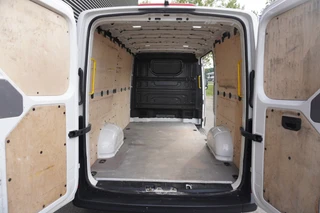Volkswagen Crafter 2021 - 140pk L3H2/L2H1 Apple Carplay Camera Navigatie Parkeersensoren Cruise control Airco image 3 thumbnail