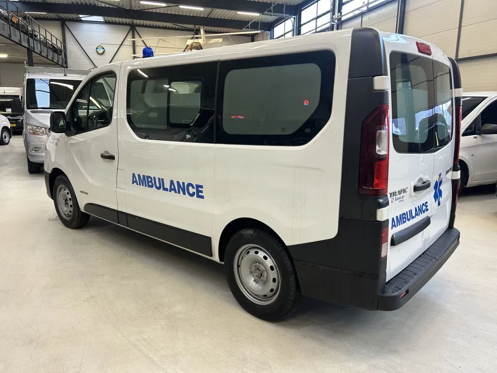 Renault Trafic - 1.6DCI L1H1 Ambulance UNUSED NIEUW Airco Cruisecontrol 3X Op Voorraad nieuw en on gebruikt Bild 8