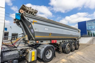 Benalu 2017 - HARDOX 26m3+BACHE te koop