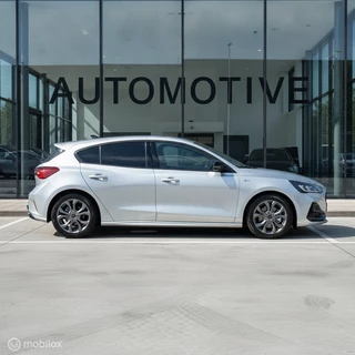 Ford Focus 2022 - 1.0 EcoBoost Hybrid Titanium Style ST-Line Aut obrazek 6