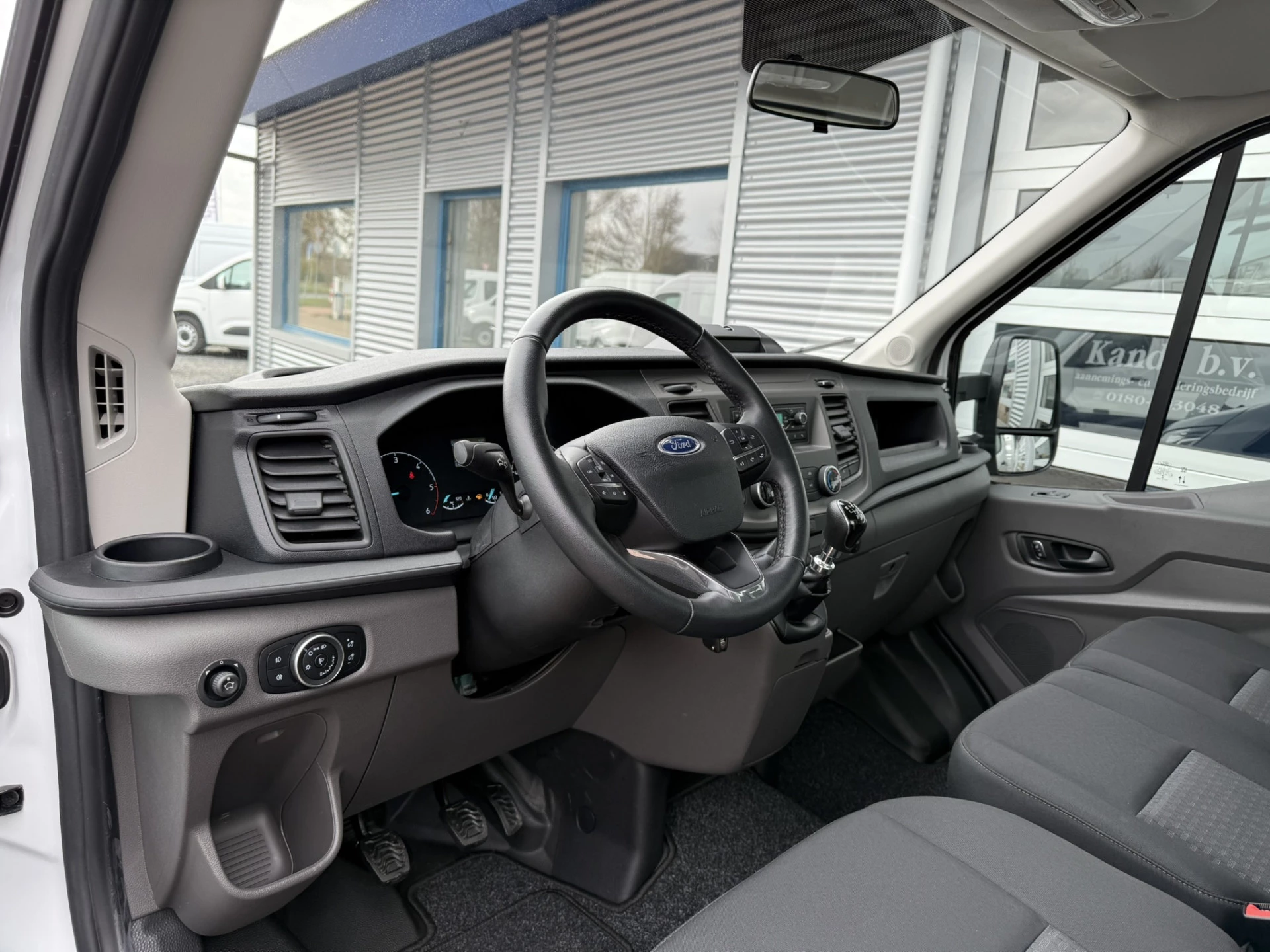 Ford Transit 2022 - 350 2.0 TDCI L4 Open laadbak obrázek 5