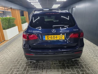 Mercedes-Benz GLC 2021 - Mercedes-Benz 300 de 4MATIC - AMG pakket - Black edition obrazek 14