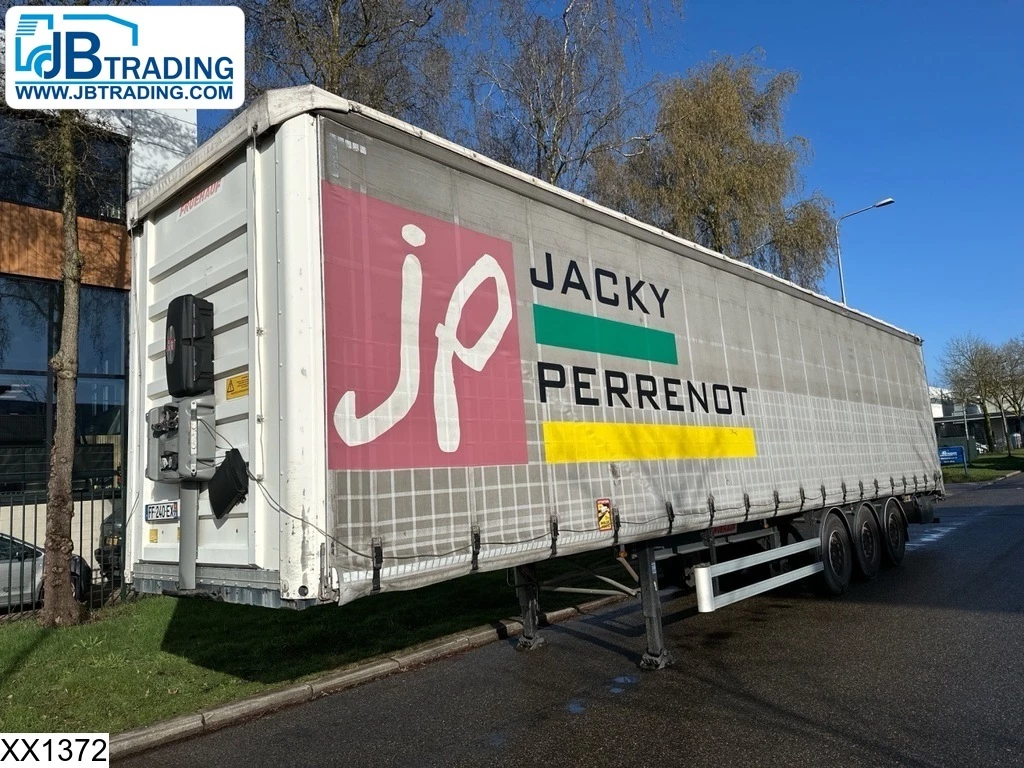Fruehauf 2019 - Tautliner Lift shaft obrázek 1