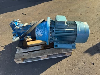 Diverse N/A 1995 - ABB 55 KW ELECTRIC ENGINE + OIL PUMP zdjecie 1
