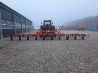 Kuhn - Schuder Met 8 poten image 2 thumbnail