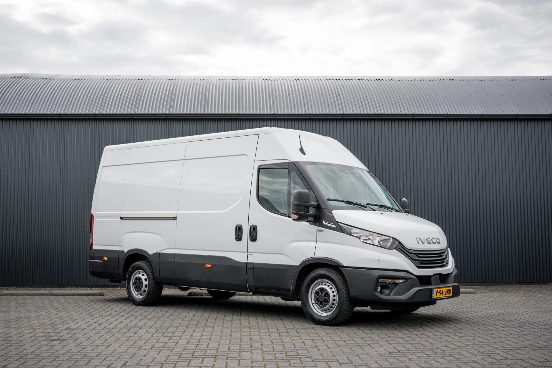 Iveco Daily 2024 - 35S18 | 3.0L 180PK | Automaat | NW MODEL | 3.5T Trekgewicht | Camera | Carplay | Climate imagen 4
