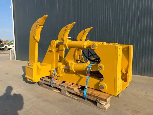 Cat 2026 - D8T Multi Shank Ripper Bild 1