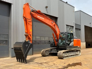 Hitachi ZX210LC-6 2018 - N/A obrazek 2