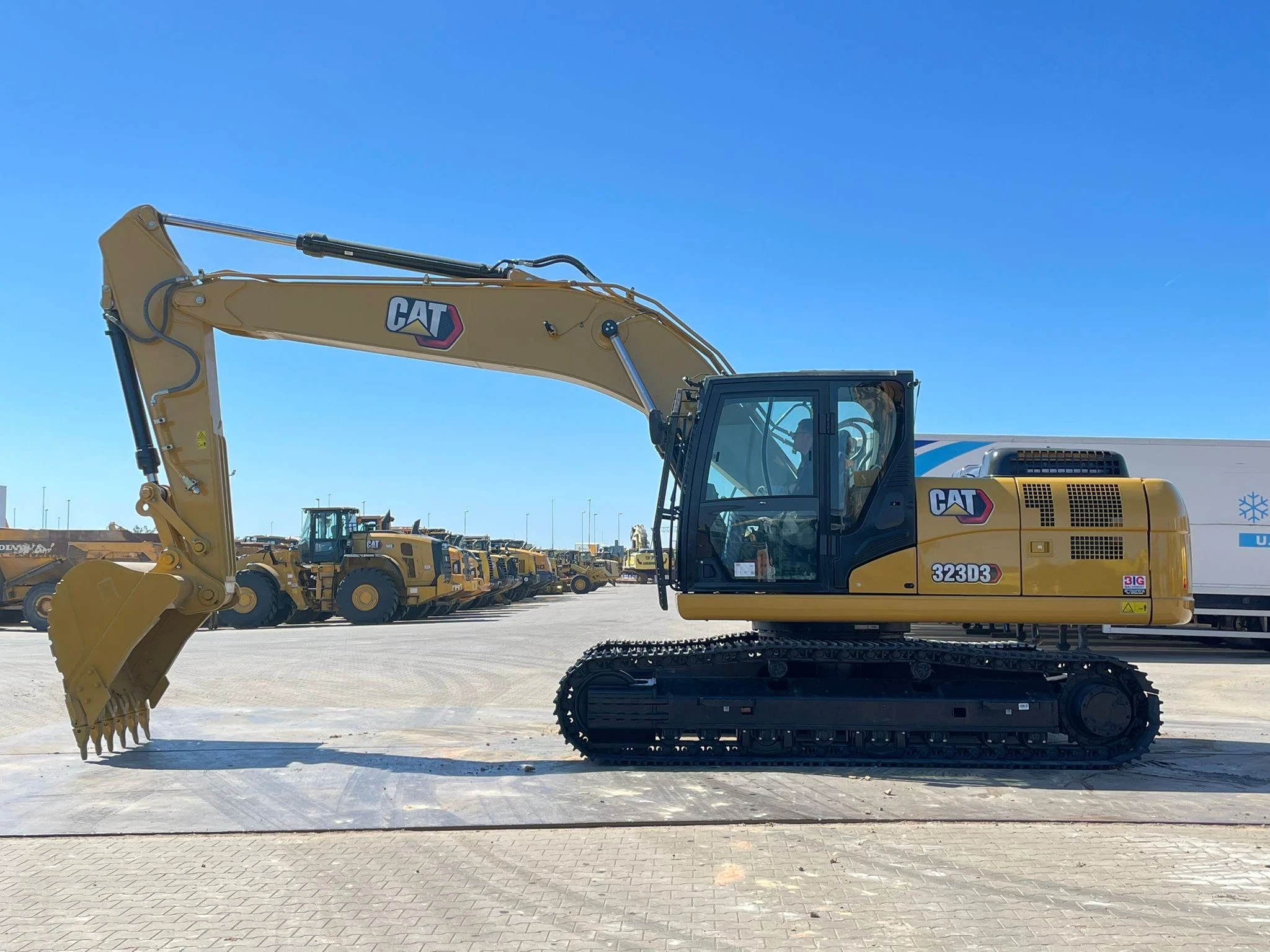 Caterpillar 323D3 2025 afbeelding 1