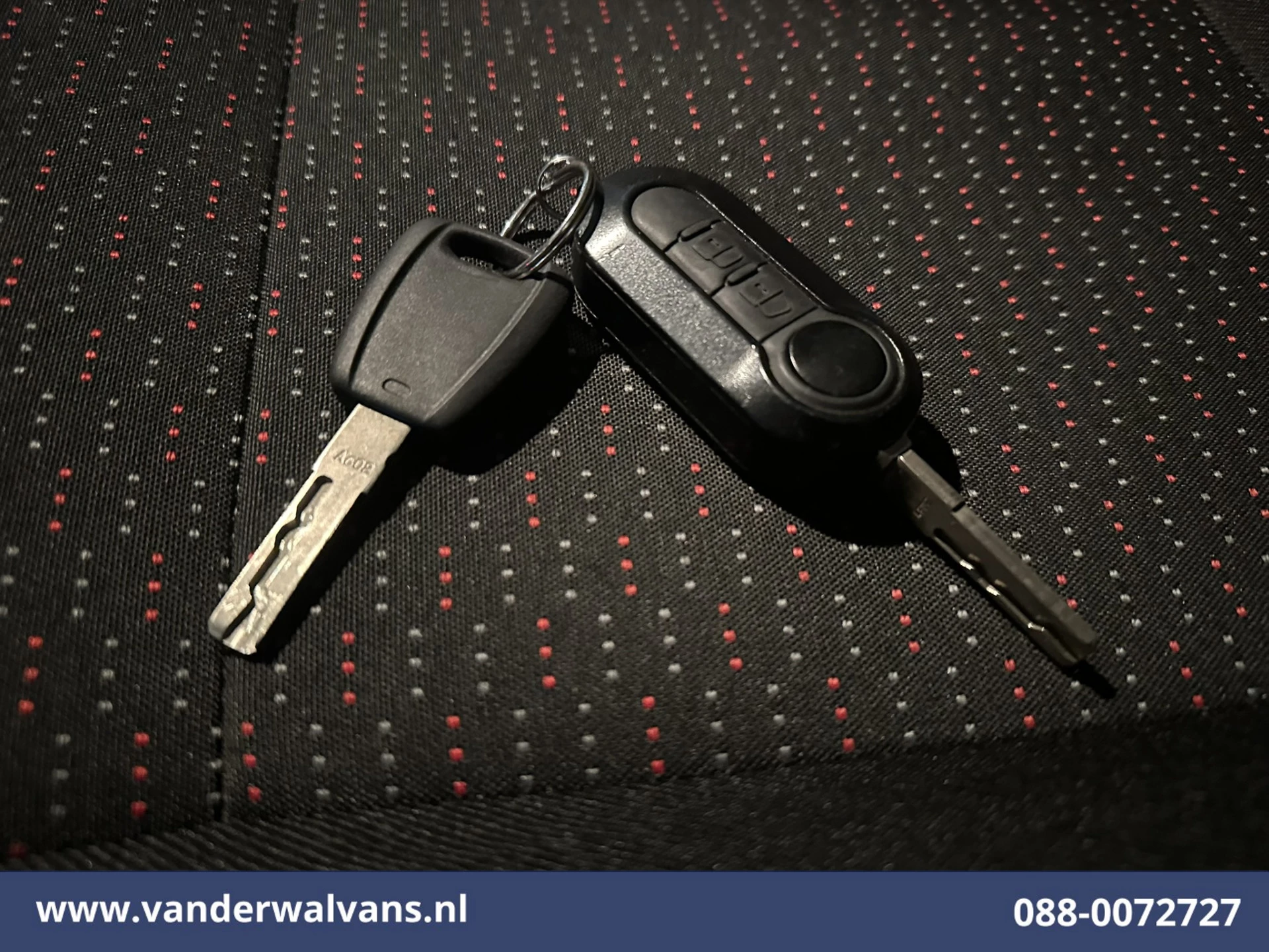 Peugeot Boxer 2022 - 2.2 BlueHDi 141pk Bakwagen 436cm Lang Laadklep Euro6 Airco | Camera | Cruisecontrol | 1085kg laadvermogen image 17