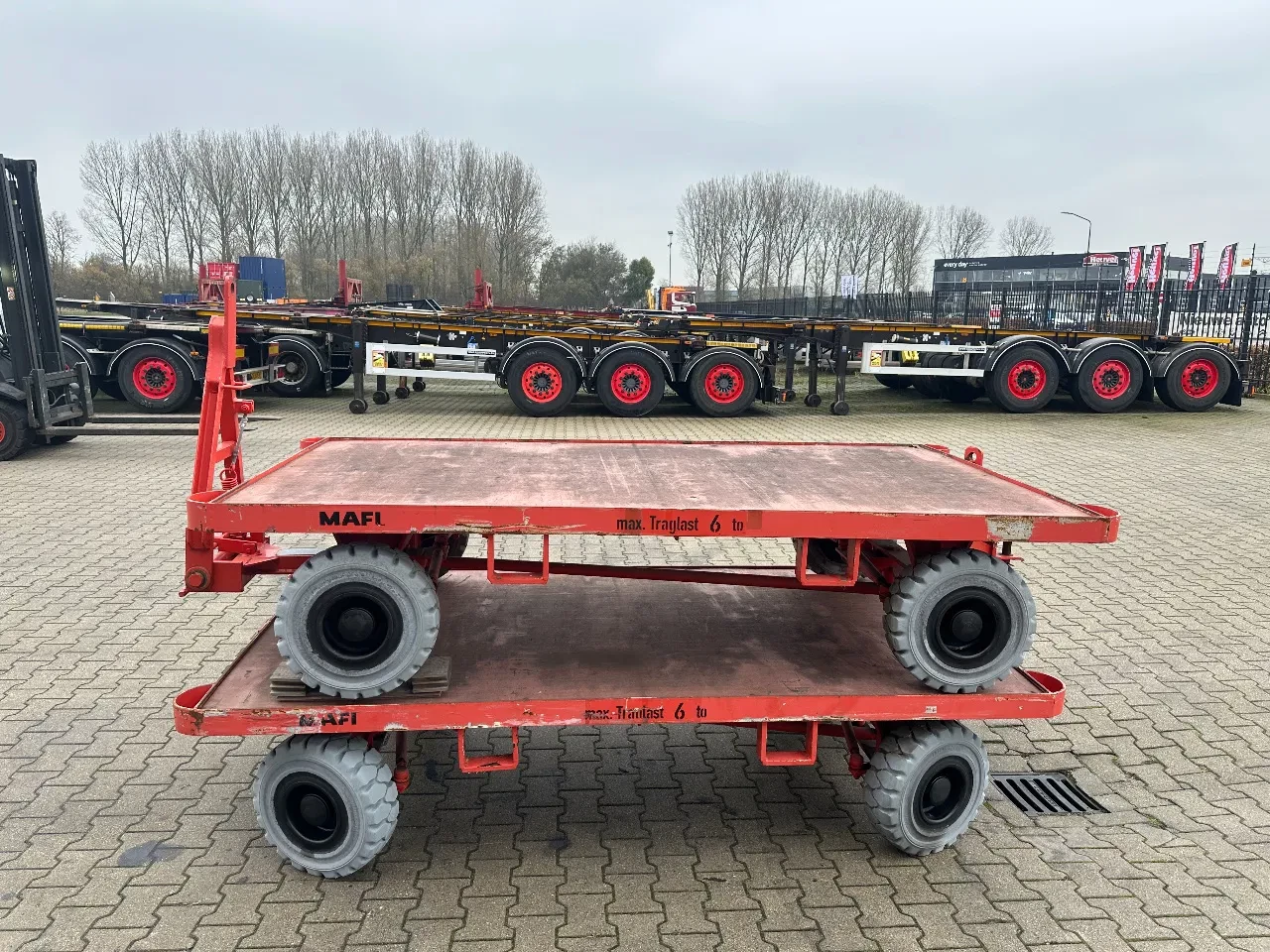 Mafi 2016 - stack of 2x double-steered and connectable heavy-duty trailers with 6000kg loading capacity, 9x available afbeelding 5