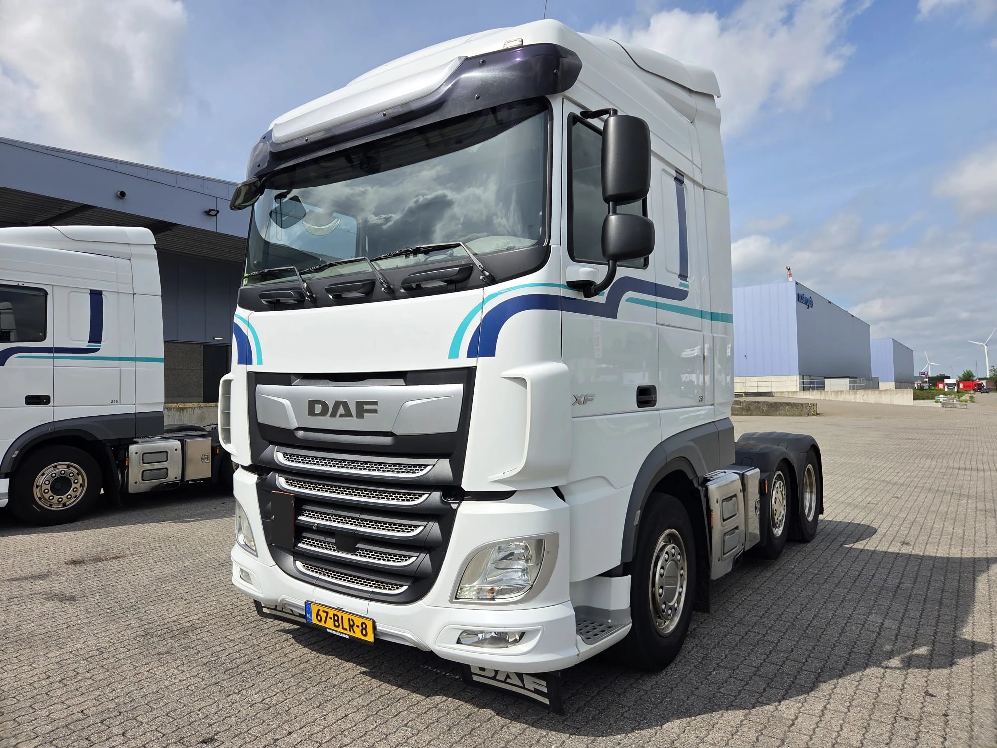 DAF XF 450 2019 - 6X2 NL TRUCK 3 STUKS image 1