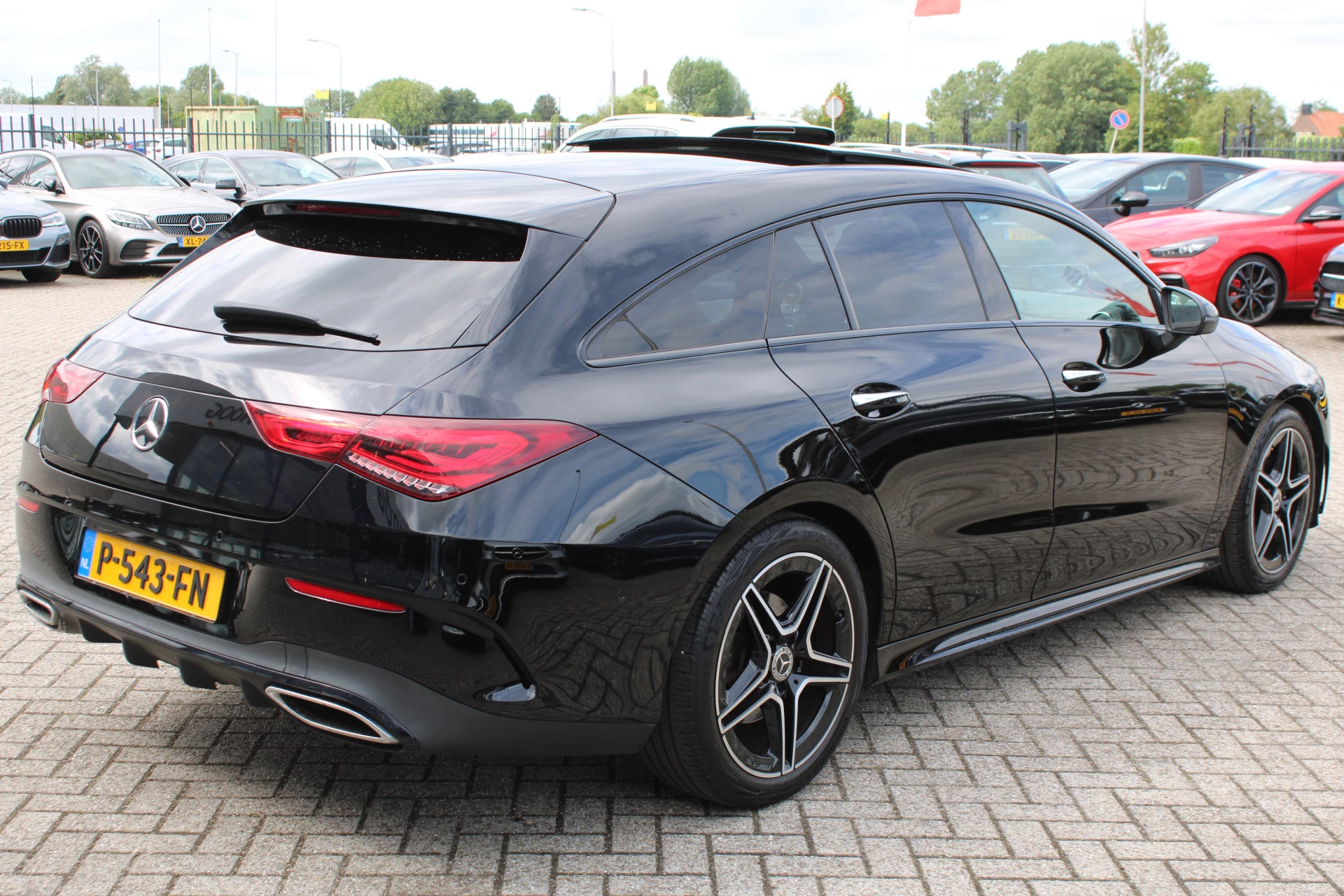 Mercedes-Benz CLA 2022 - Shooting Brake 200 AUT7 AMG LINE NIGHT PANORAMADAK SFEER CARPLAY KEY-LESS GO MULTIBEAM obrázek 2