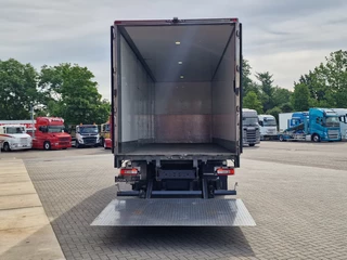 Volvo FM 2018 - 370 Globetrotter 6x2*4 - Box with sidedoors - Loadlift - Full air - Euro 6 zdjecie 8