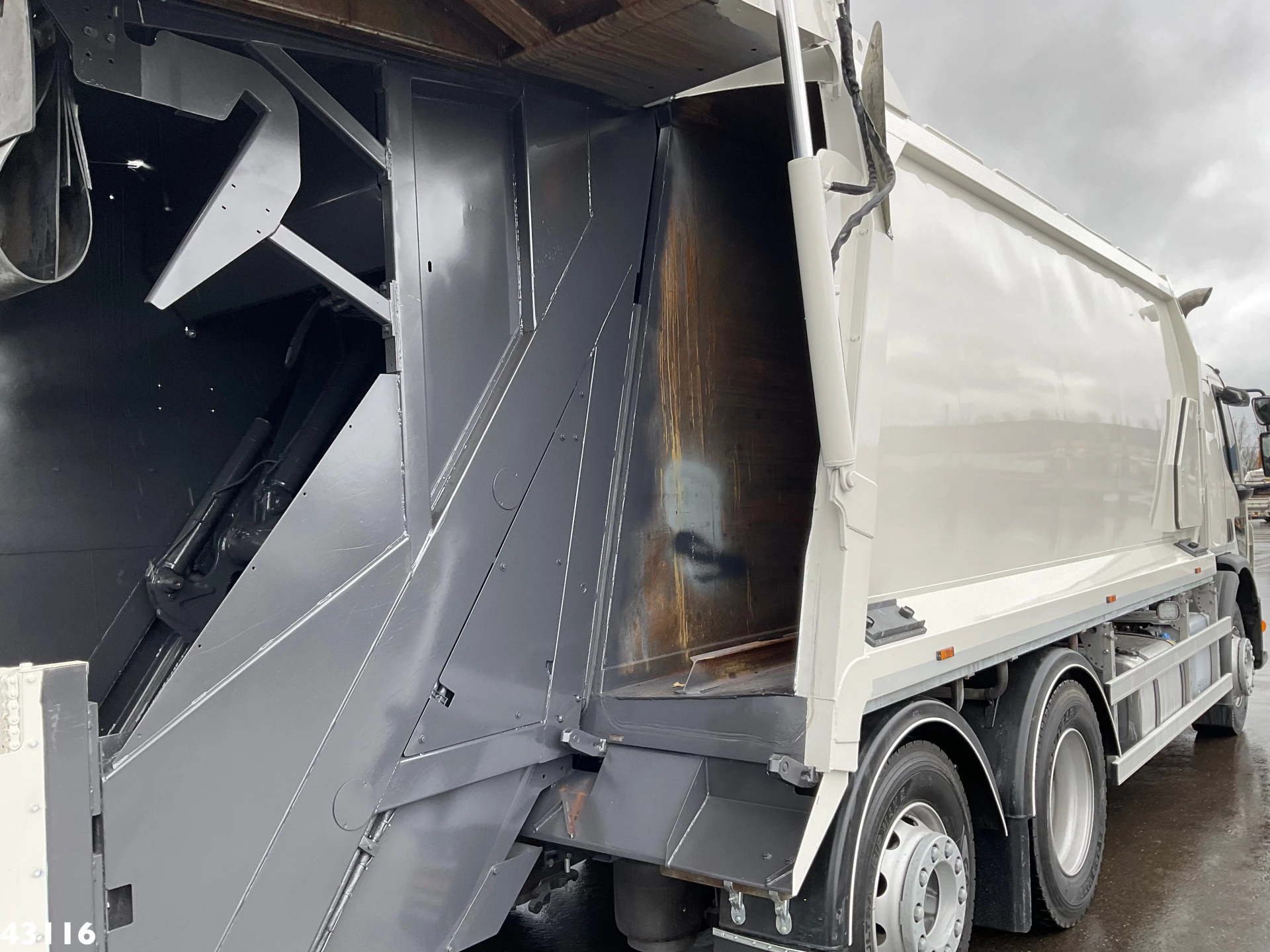 Volvo FE 350 Euro 6 NORBA MF 300 22m³, 2 compartimenten 2024 image 13