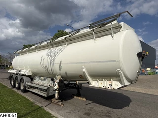 Magyar N/A 2006 - Fuel 39140 liter, 9 Comp zdjecie 5
